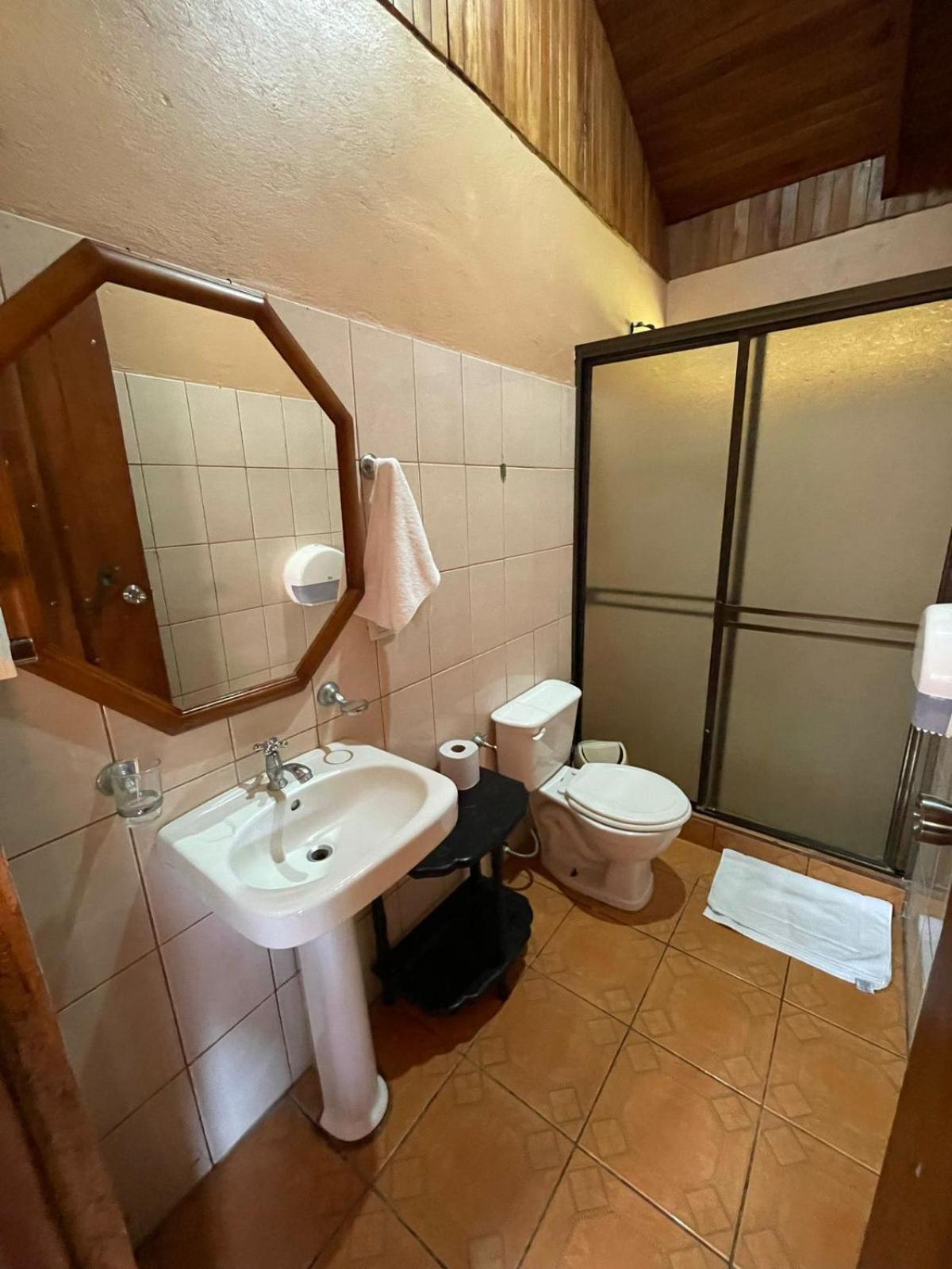 Cabinas La Catarata La Fortuna Екстериор снимка